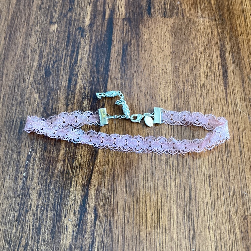 Express Choker Necklace Lacy Mauve Pink Purple Lace Adjustable Length O/S EUC